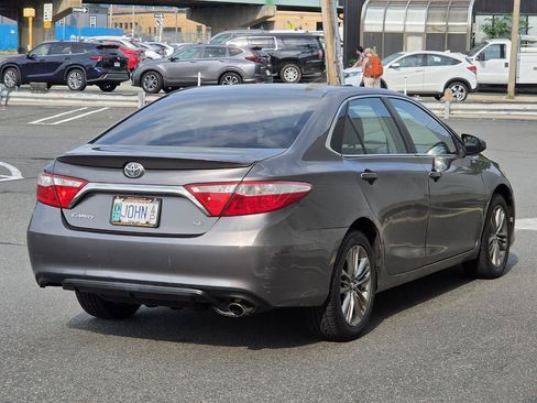 Used 2017 Toyota Camry SE FWD image 7