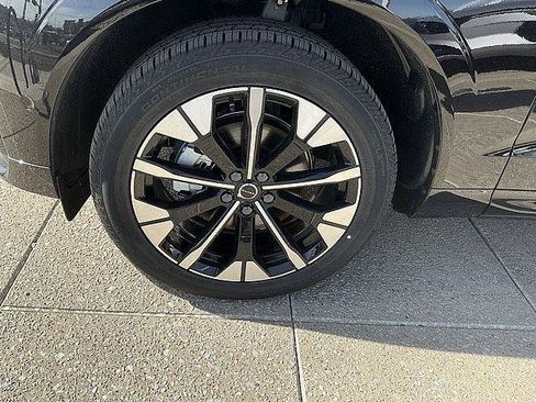 New 2026 Volvo XC60 B5 Plus w/ Climate Package AWD/4WD image 12