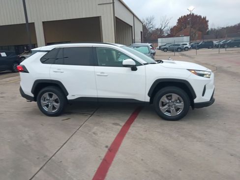 Used 2025 Toyota RAV4 XLE image 7