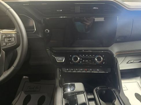 Used 2025 GMC Sierra 1500 AT4 AWD/4WD image 19