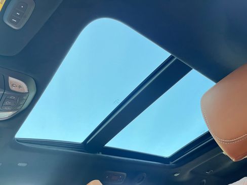 New 2026 Chrysler Pacifica Pinnacle image 32