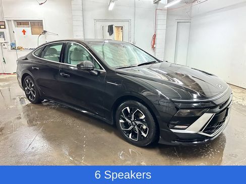 Used 2025 Hyundai Sonata SEL FWD image 2