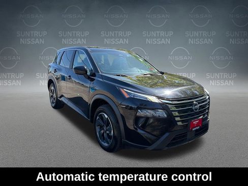 Used 2024 Nissan Rogue SV AWD/4WD image 9