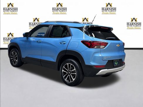 Used 2025 Chevrolet TrailBlazer LT image 3