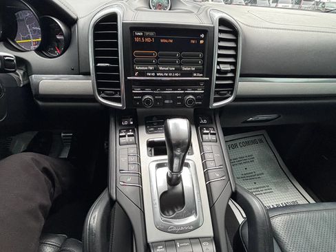 Used 2016 Porsche Cayenne GTS AWD/4WD image 29