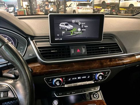 Used 2018 Audi Q5 2.0T Premium Plus w/ Premium Plus Package AWD/4WD image 19