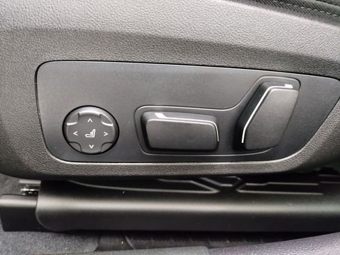 New 2026 BMW 330i Sedan w/ M Sport Package image 13