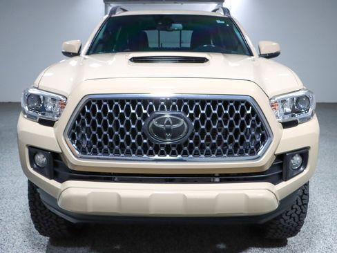 Used 2019 Toyota Tacoma TRD Sport image 5