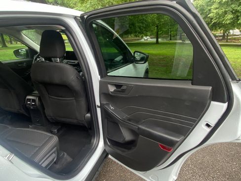 Used 2025 Ford Escape Active AWD/4WD image 18