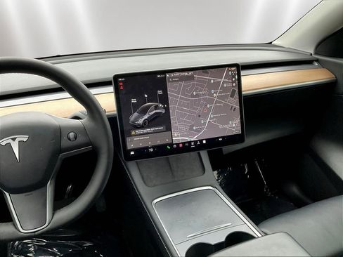 Used 2021 Tesla Model Y Long Range AWD/4WD image 9