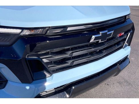 Used 2025 Chevrolet Colorado Z71 w/ Technology Package AWD/4WD image 30