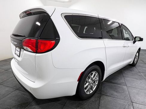 New 2026 Chrysler Voyager LX image 6