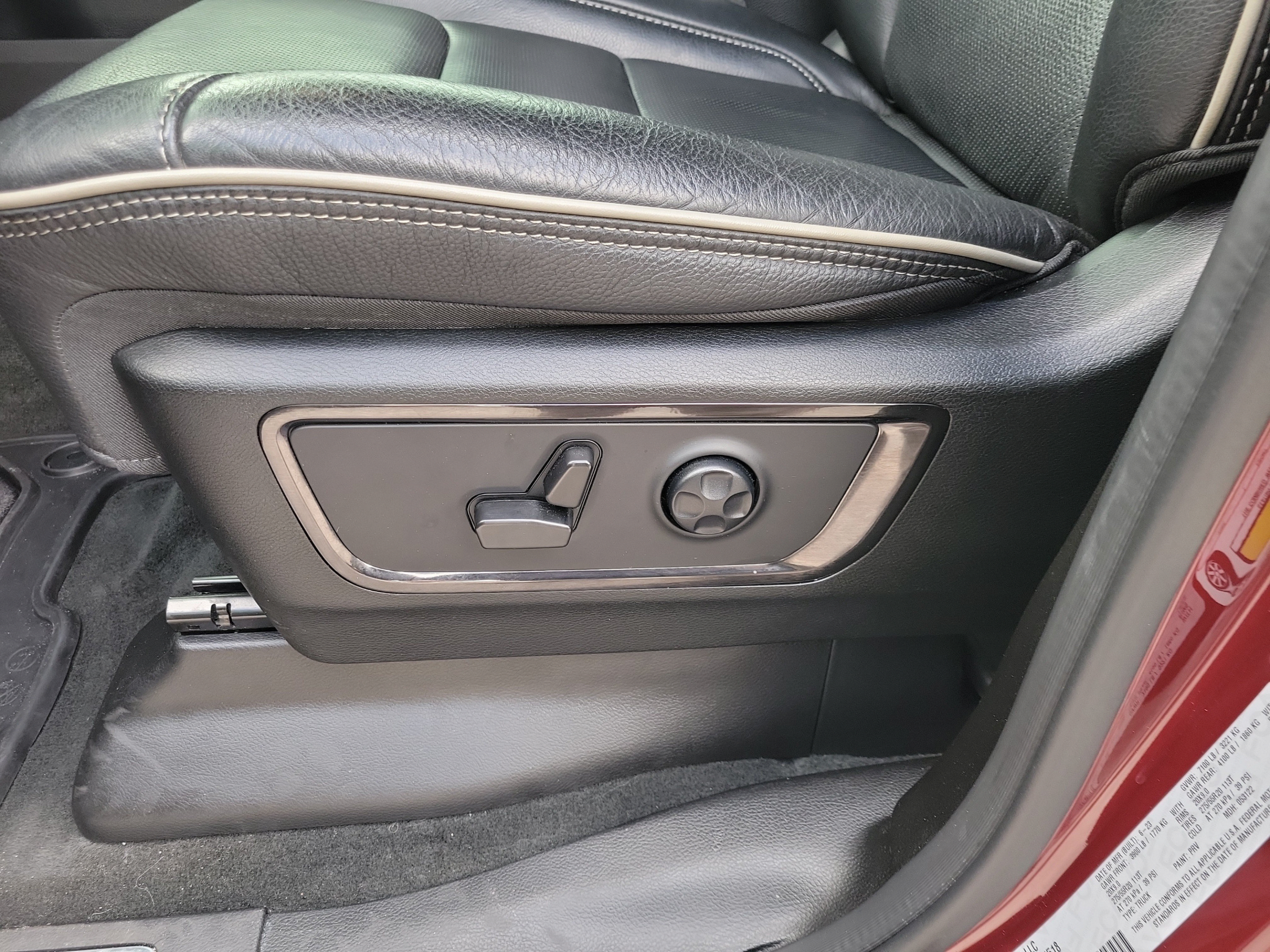 Used 2023 RAM 1500 Limited w/ Body Color Bumper Group AWD/4WD image 18