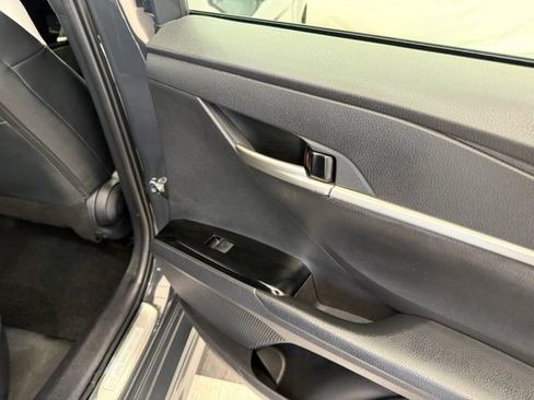 Used 2025 Toyota Camry SE AWD/4WD image 25