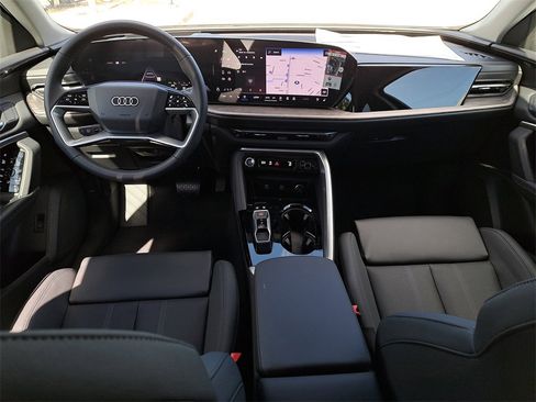 New 2025 Audi Q5 Premium Plus image 24