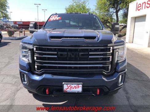 Used 2020 GMC Sierra 2500 AT4 w/ AT4 Premium Package AWD/4WD image 3