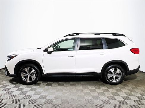 Used 2024 Subaru Ascent Premium w/ Convenience Package image 5