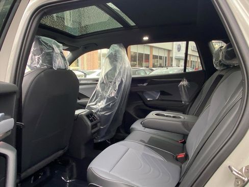 New 2026 Volkswagen Tiguan SE R-Line image 11