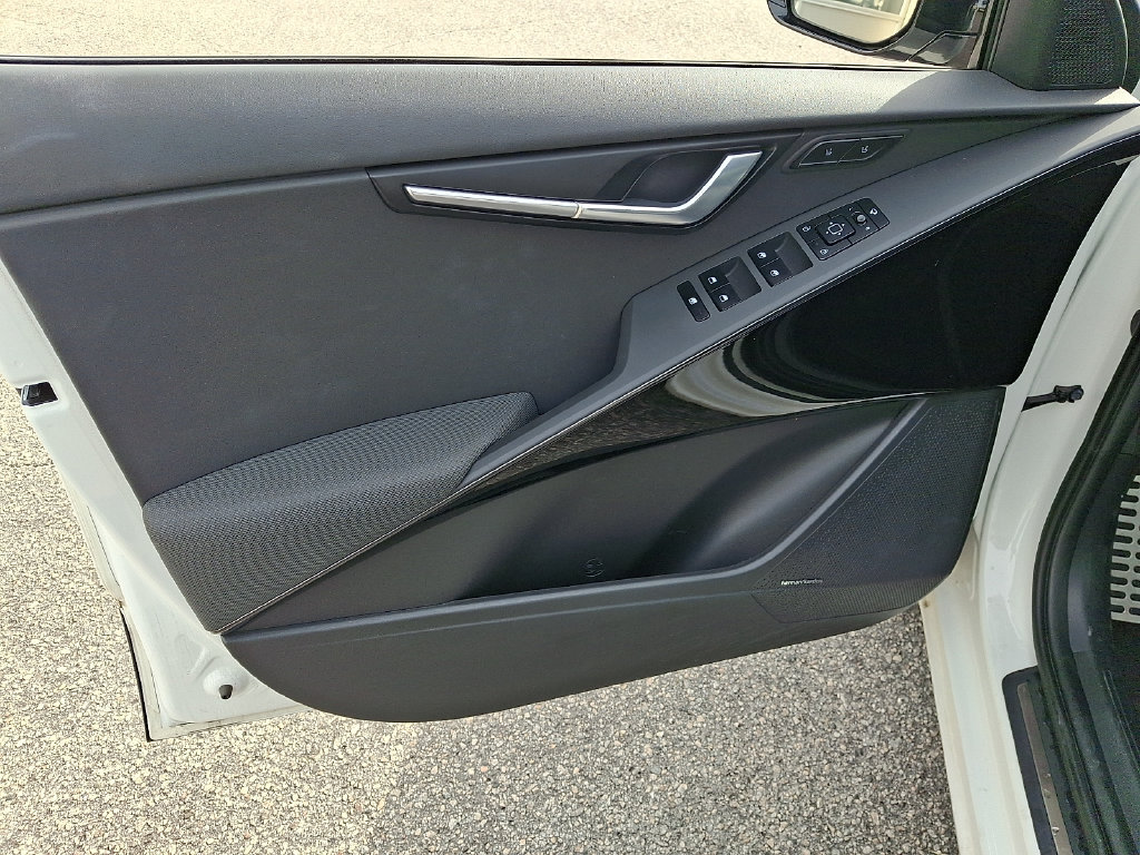 Used 2024 Kia Niro Wave w/ Wave Preserve Package FWD image 12