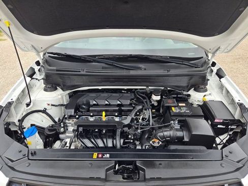 Used 2025 Hyundai Venue SEL FWD image 31