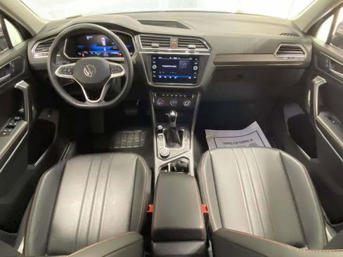 Used 2024 Volkswagen Tiguan SE image 9