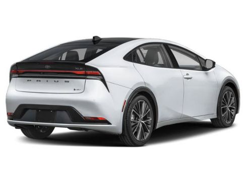 New 2027 Toyota Prius XLE FWD image 2