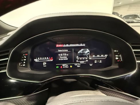 Used 2024 Audi RS Q8 AWD/4WD image 31