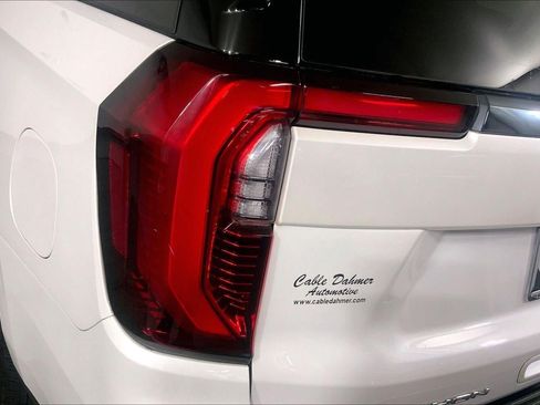 Used 2025 GMC Yukon Denali Ultimate w/ LPO, Floor Liner Package AWD/4WD image 28