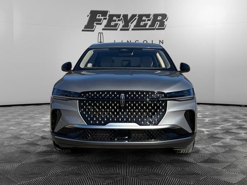 Used 2025 Lincoln Nautilus Premier w/ Equipment Group 102A image 8