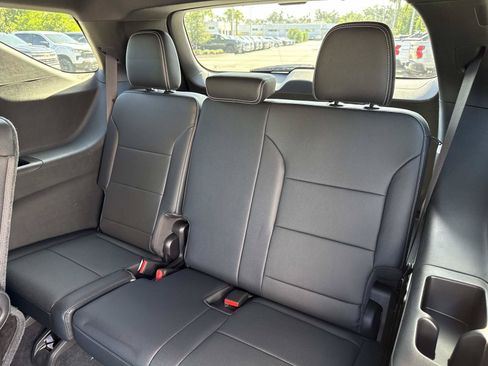 Used 2026 Chevrolet Traverse LT w/ Driver Confidence Package FWD image 12