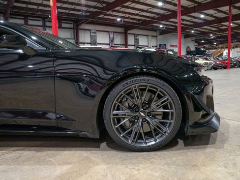 Used 2018 Chevrolet Camaro ZL1 RWD image 11