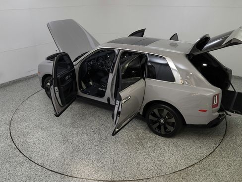 Used 2021 Rolls-Royce Cullinan AWD/4WD image 18
