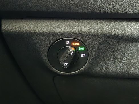 Used 2019 Volkswagen Jetta SE image 31