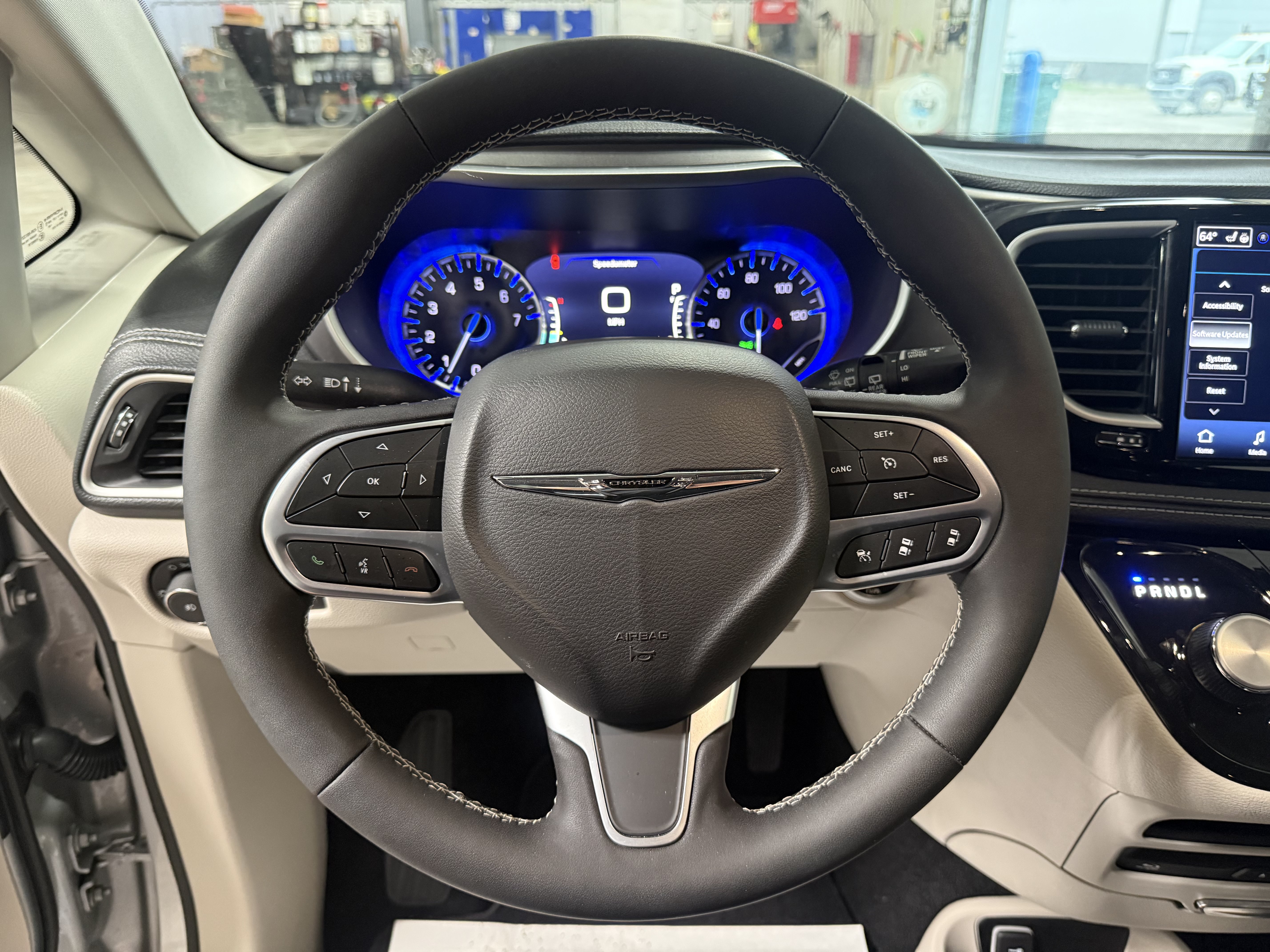 Used 2024 Chrysler Pacifica Touring-L w/ Uconnect Theater Family Group AWD/4WD image 18