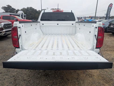 Used 2022 Chevrolet Colorado LT w/ Fleet Safety Package image 12