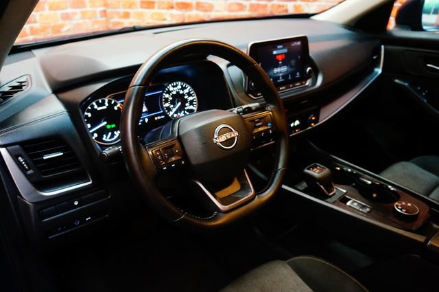 Used 2025 Nissan Rogue SV AWD/4WD image 7