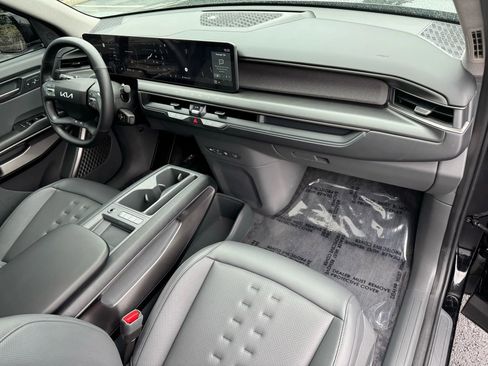 Used 2025 Kia EV9 Wind image 22