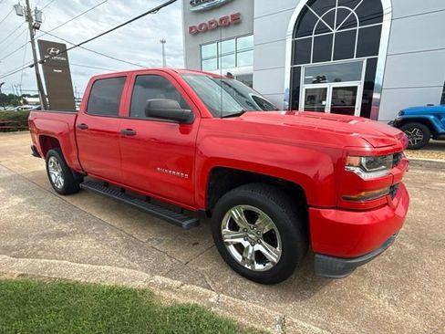 Used 2018 Chevrolet Silverado 1500 Custom w/ Custom Value Package AWD/4WD image 2