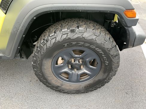 Used 2023 Jeep Wrangler Sport image 12