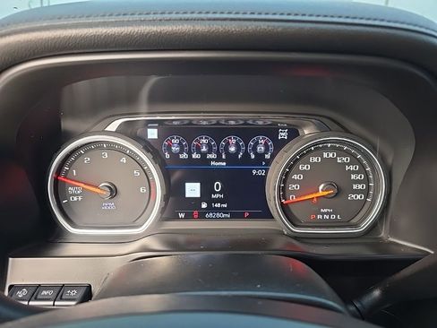 Used 2020 Chevrolet Silverado 1500 High Country w/ Technology Package image 11