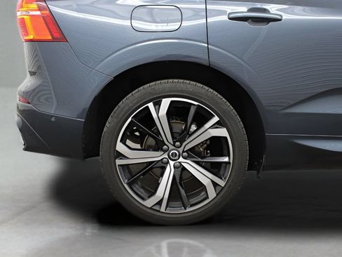 Certified 2025 Volvo XC60 B5 Ultra w/ Protection Package Premier AWD/4WD image 12