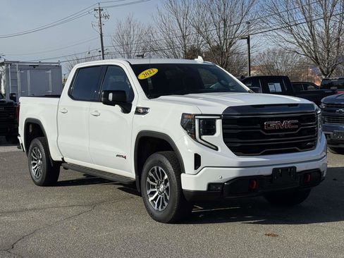 Used 2022 GMC Sierra 1500 AT4 w/ AT4 Premium Package image 2