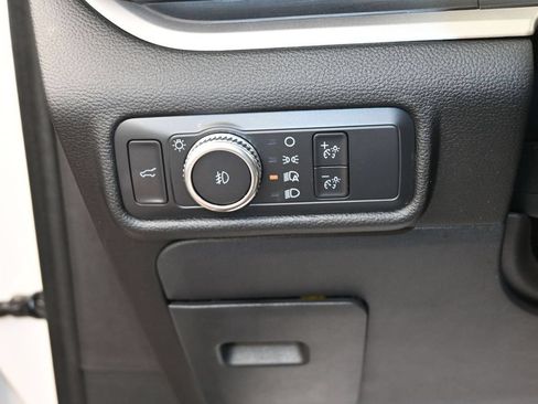 Used 2022 Ford Explorer XLT w/ Equipment Group 202A AWD/4WD image 31
