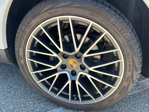 Used 2019 Porsche Cayenne AWD/4WD image 33