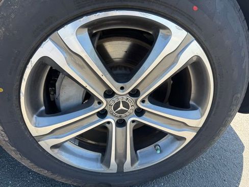 Used 2022 Mercedes-Benz GLC 300 4MATIC w/ Premium Package Lite image 24