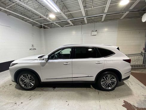 Used 2024 Acura MDX SH-AWD w/ Advance Package image 3
