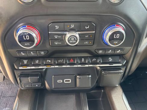 Used 2022 GMC Sierra 2500 Denali w/ Denali Ultimate Package AWD/4WD image 39
