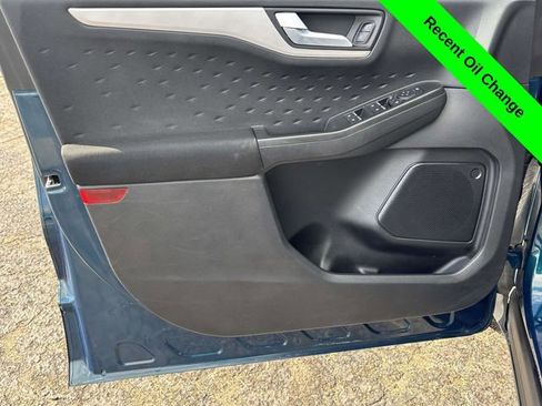 Used 2020 Ford Escape SE image 9