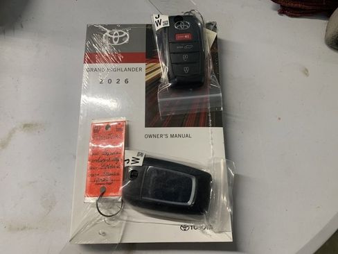 New 2026 Toyota Grand Highlander XLE image 9