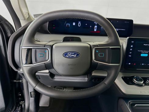 Used 2025 Ford Expedition Max Active image 12